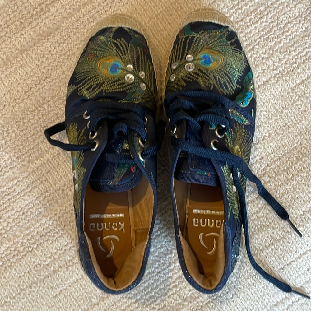 Kanna shoes.